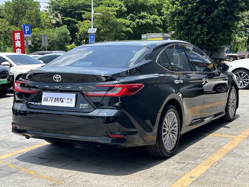 TOYOTA CAMRY 2024