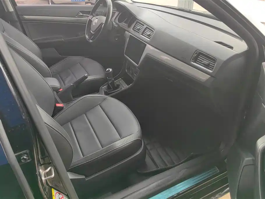 VOLKSWAGEN LAVIDA 2016