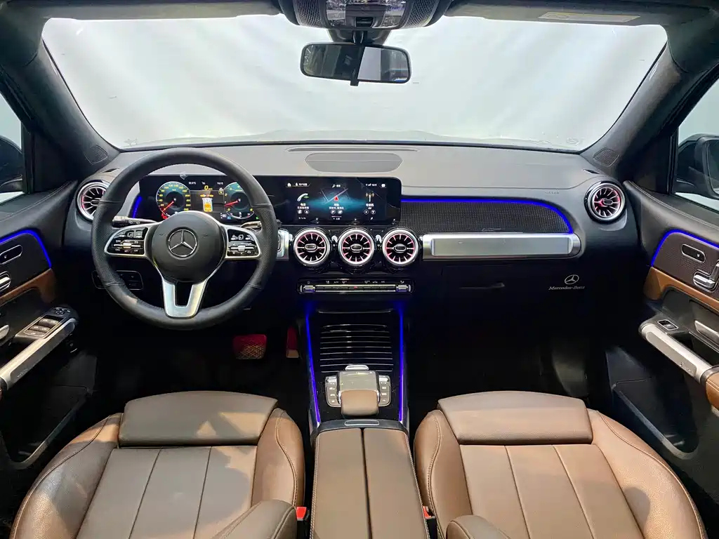 MERCEDES BENZ GLB 2023