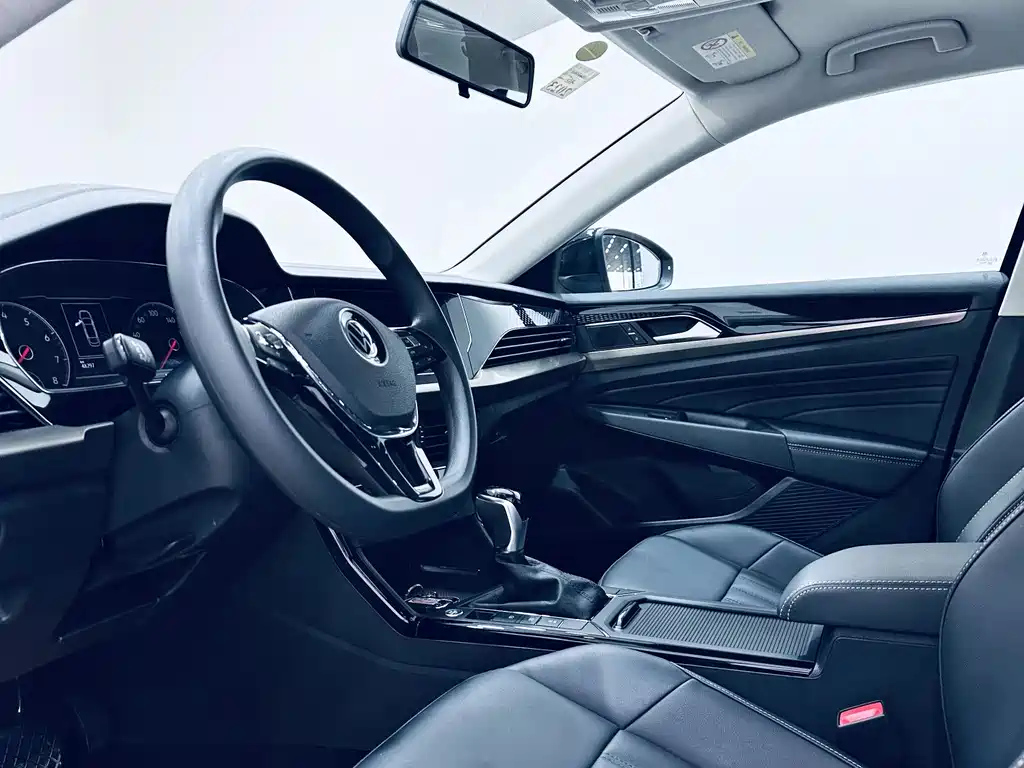 VOLKSWAGEN PASSAT 2021