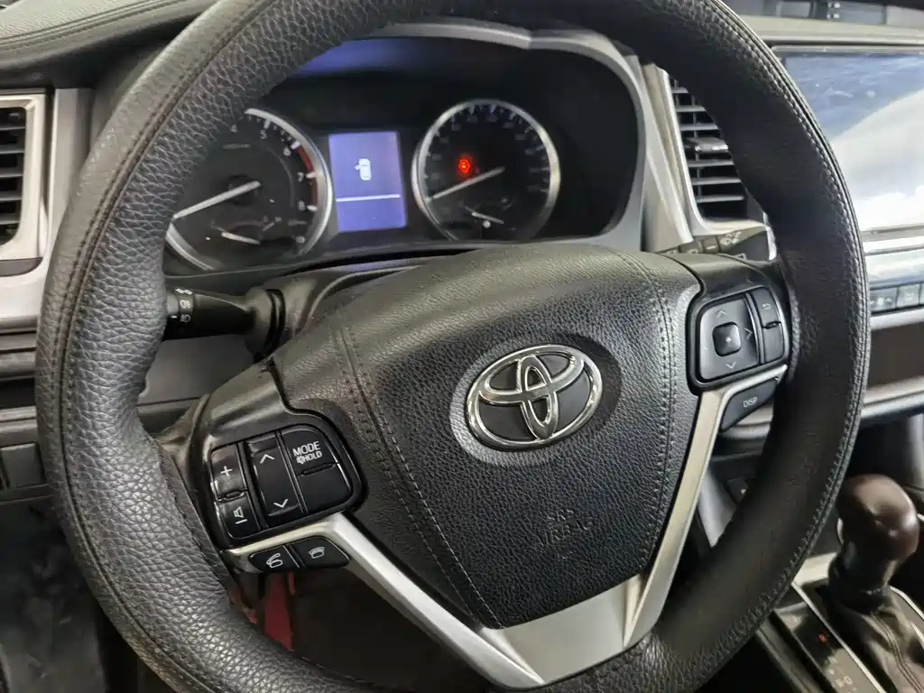 TOYOTA HIGHLANDER 2017