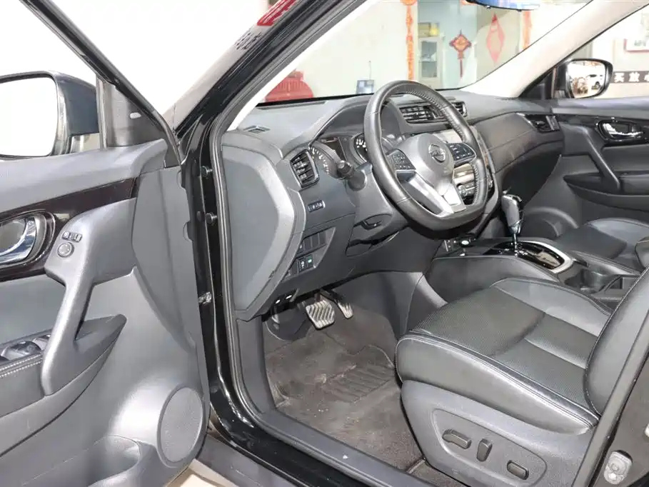 NISSAN X-TRAIL 2019