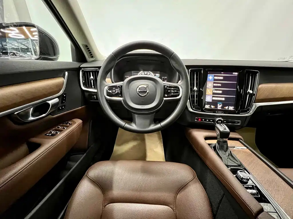 VOLVO S90 2020