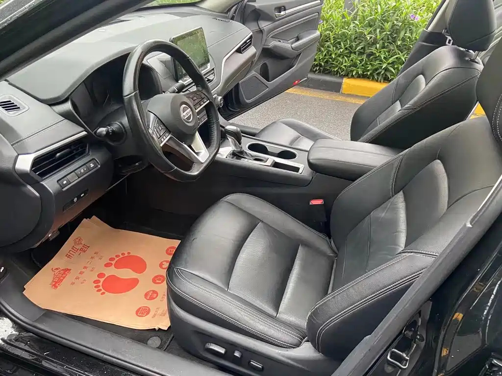 NISSAN TEANA 2020