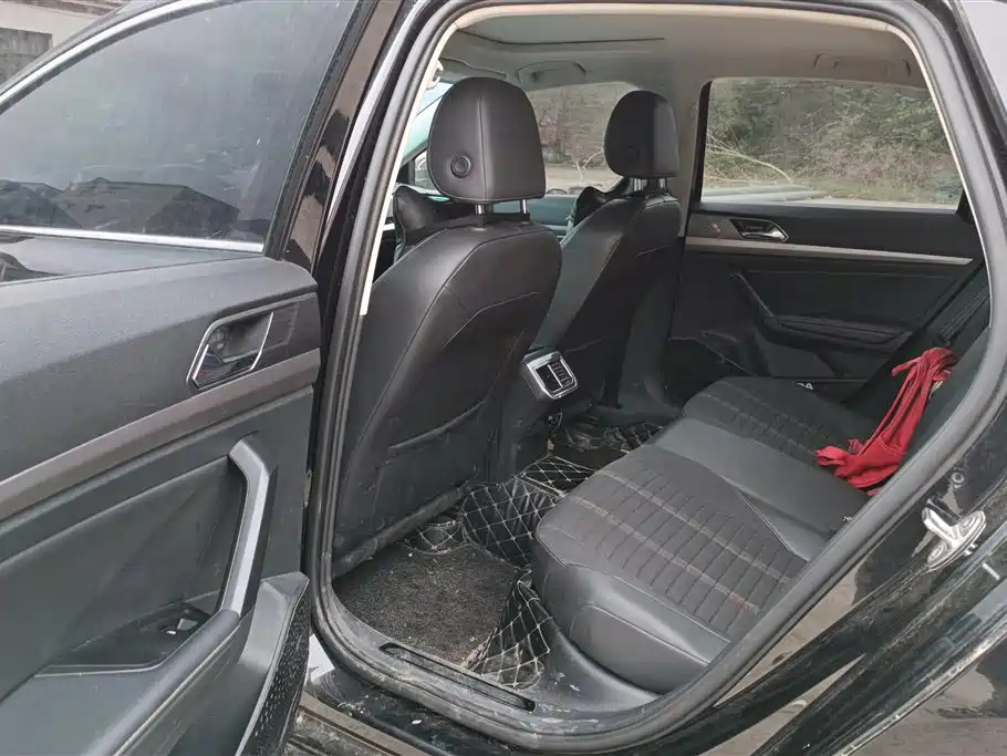 VOLKSWAGEN LAVIDA 2019