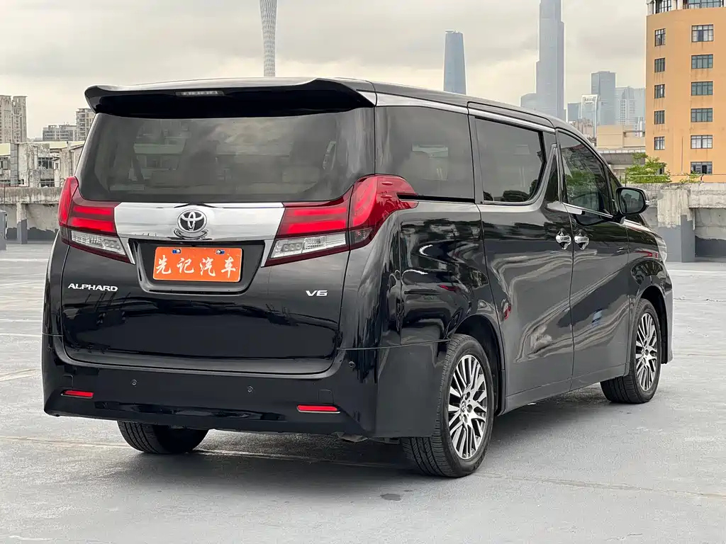 TOYOTA ALPHARD 2017