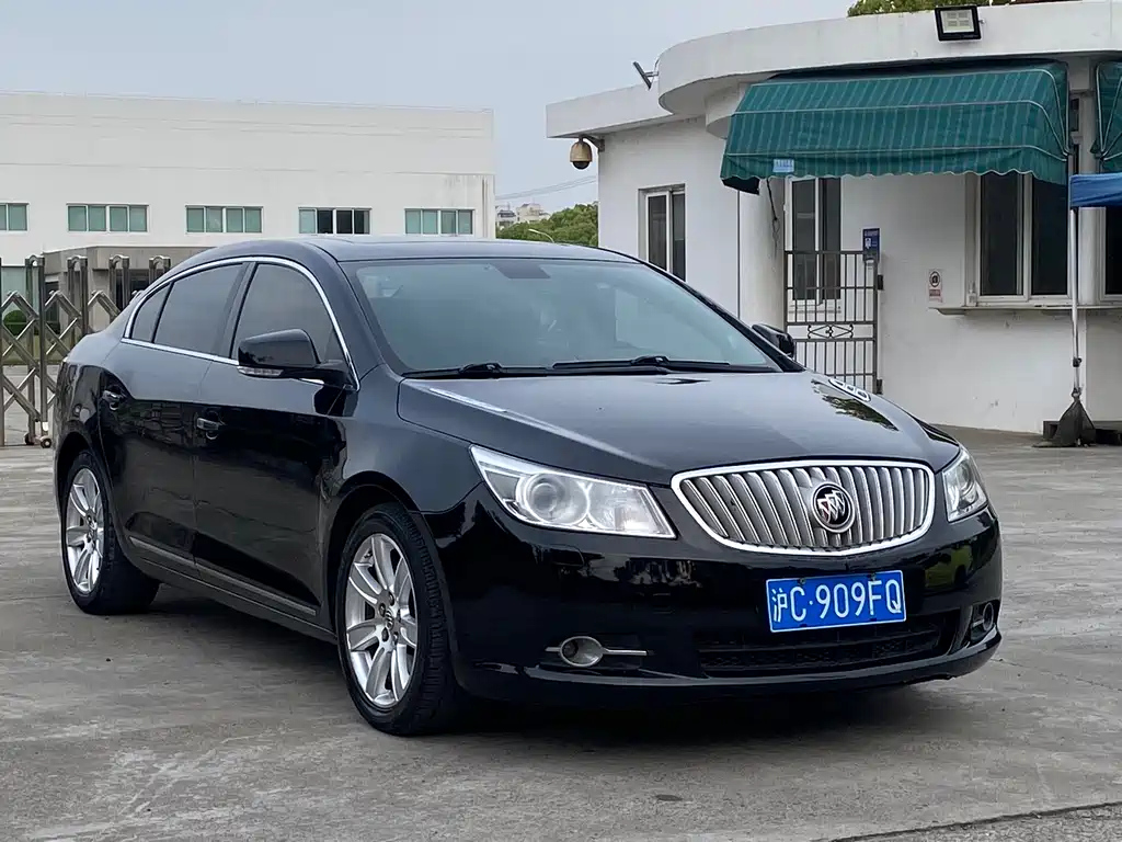 BUICK LACROSSE 2011