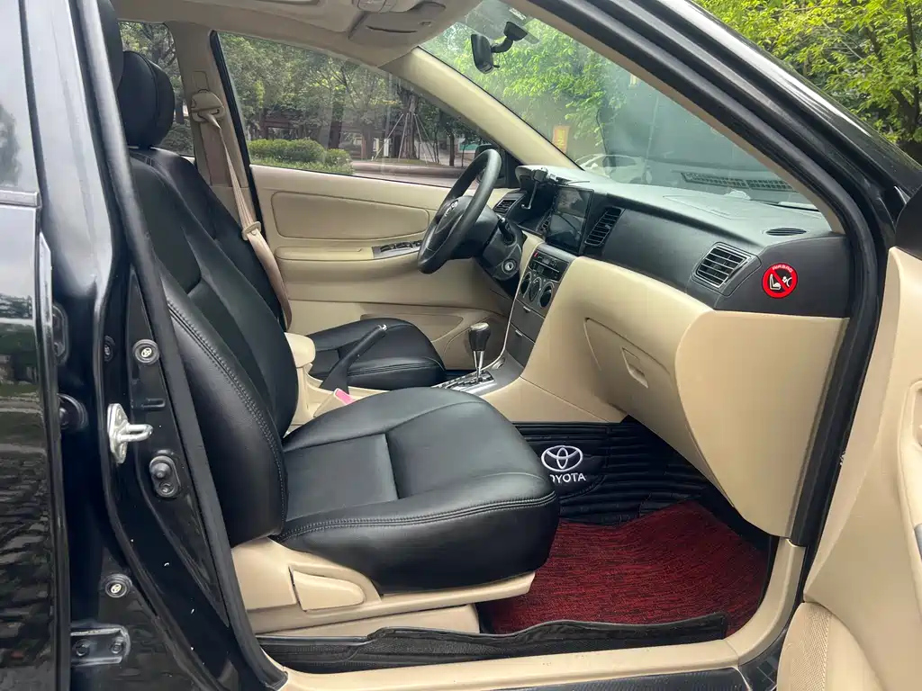 TOYOTA COROLLA 2013