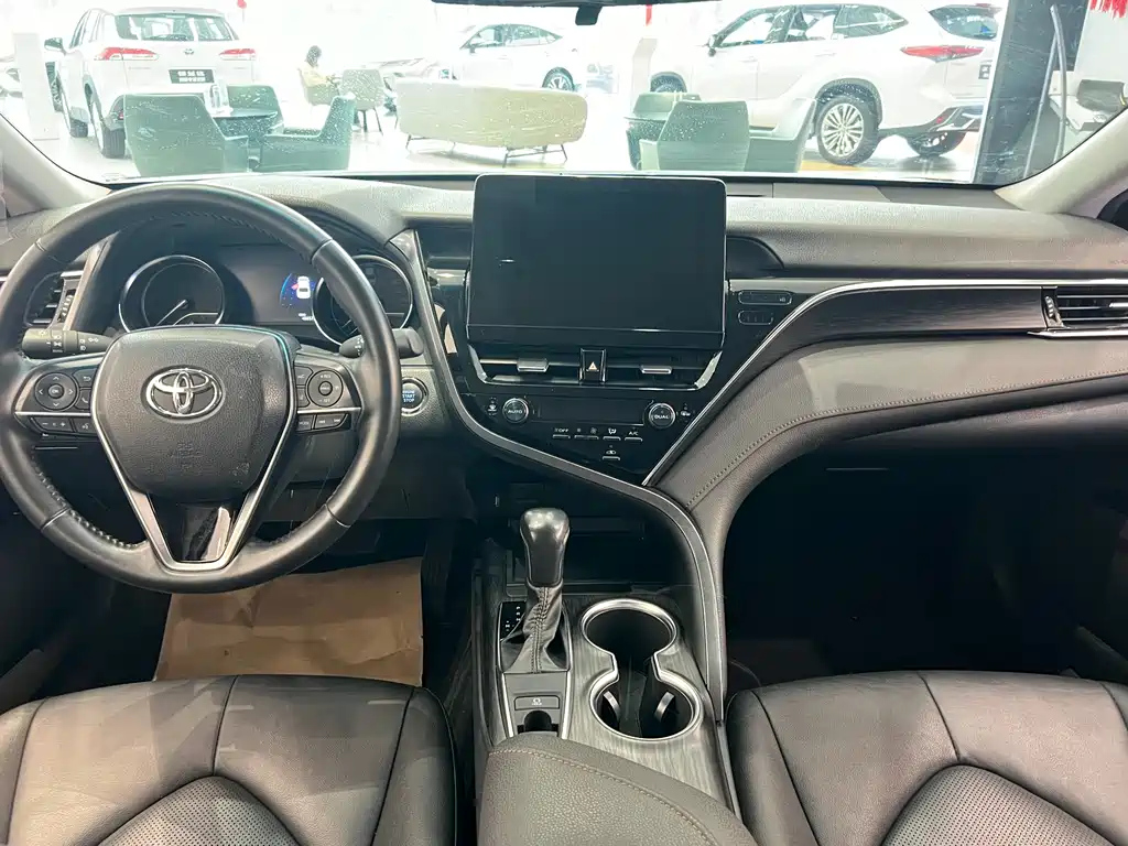 TOYOTA CAMRY 2021