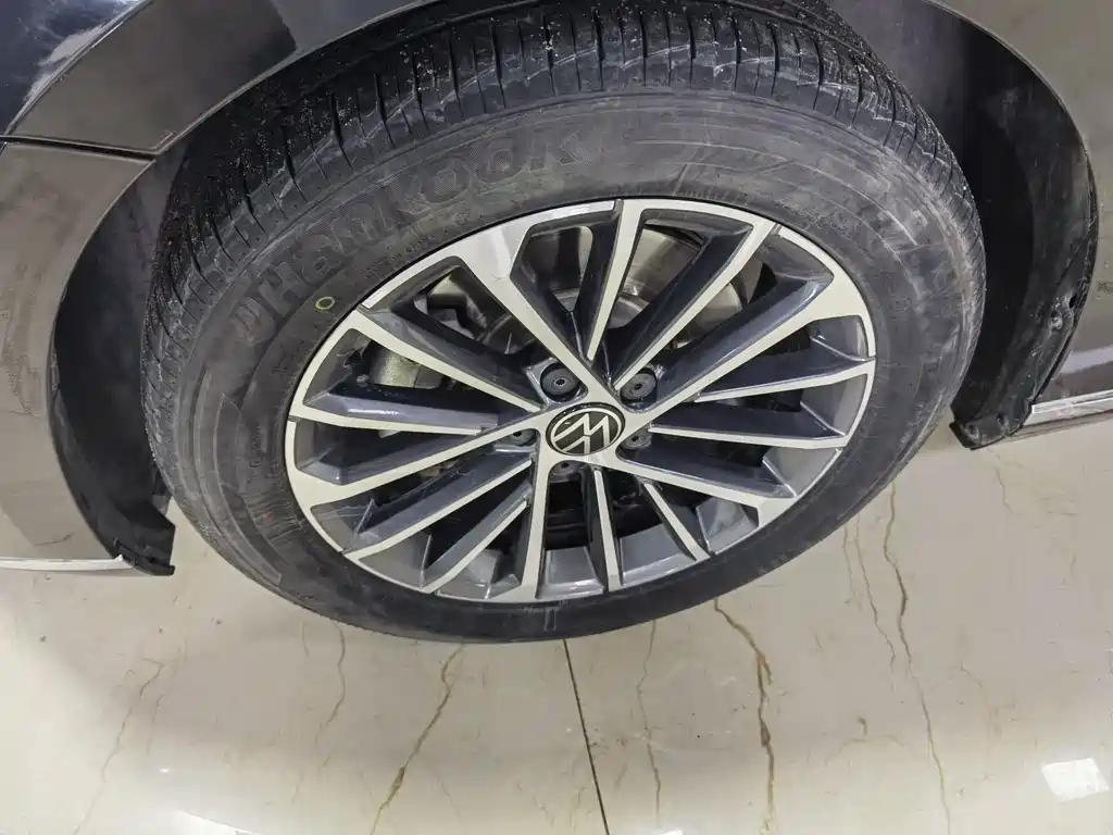 VOLKSWAGEN MAGOTAN 2021