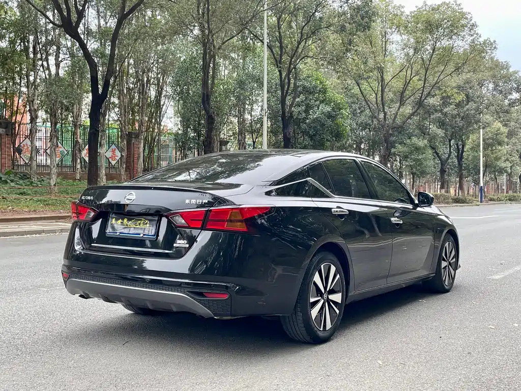 NISSAN TEANA 2021
