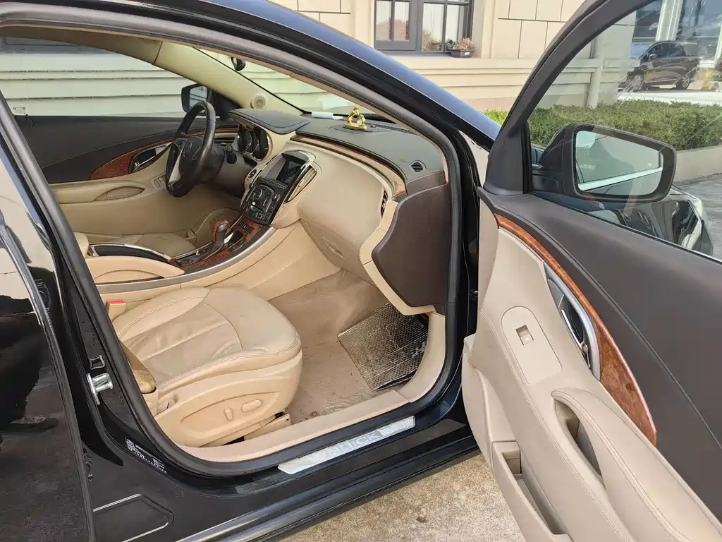 BUICK LACROSSE 2012