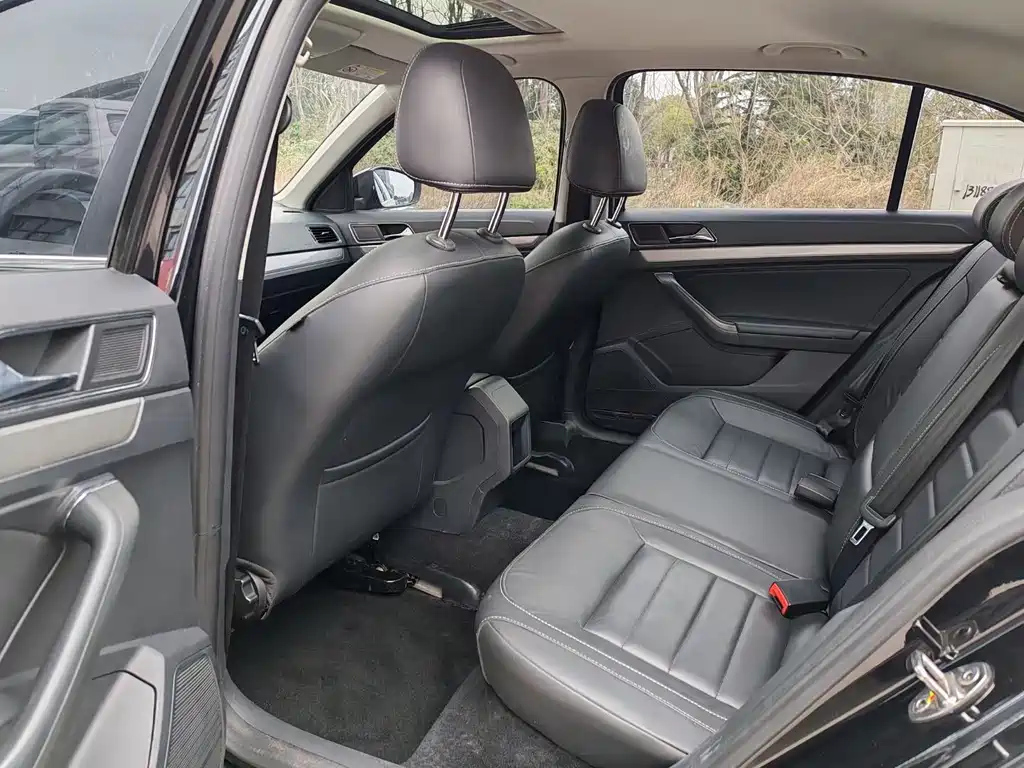 VOLKSWAGEN LAVIDA 2017