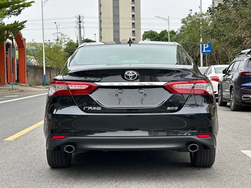 TOYOTA CAMRY 2021