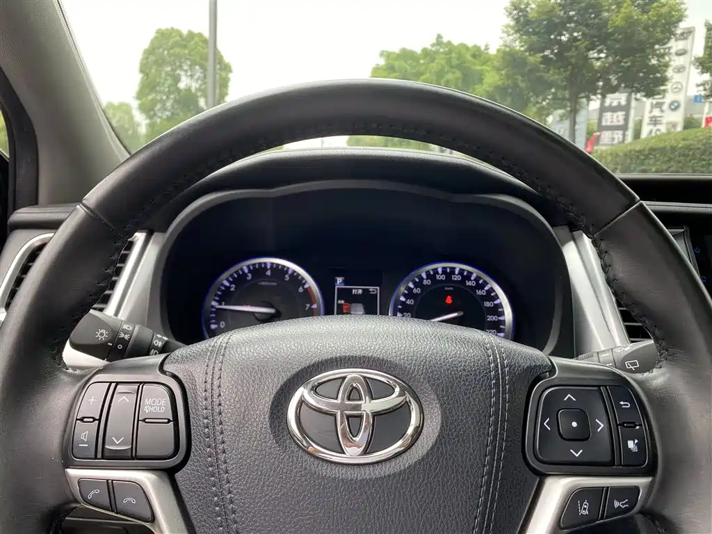 TOYOTA HIGHLANDER 2021