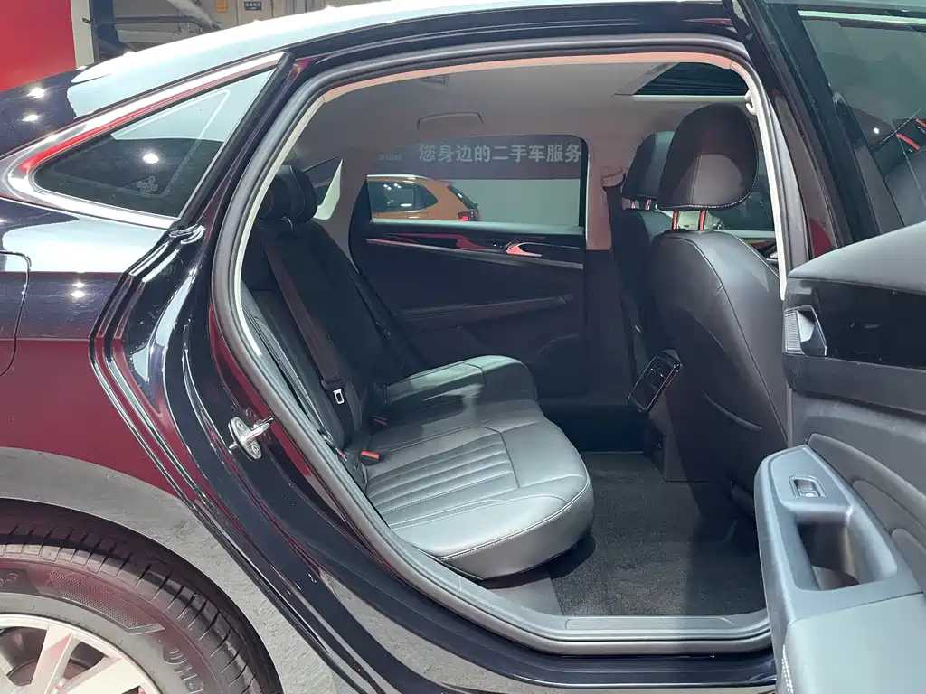 VOLKSWAGEN PASSAT 2022