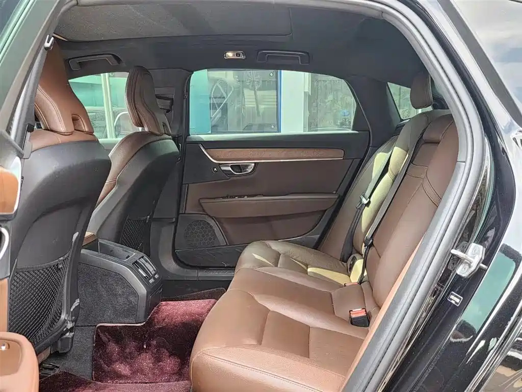 VOLVO S90 2021