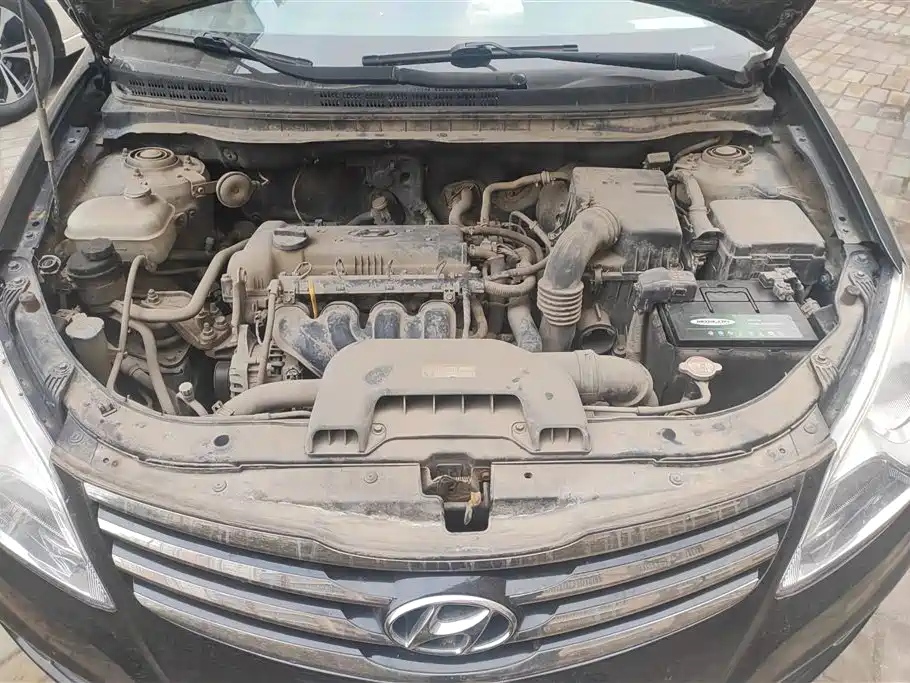 HYUNDAI CELESTA 2014