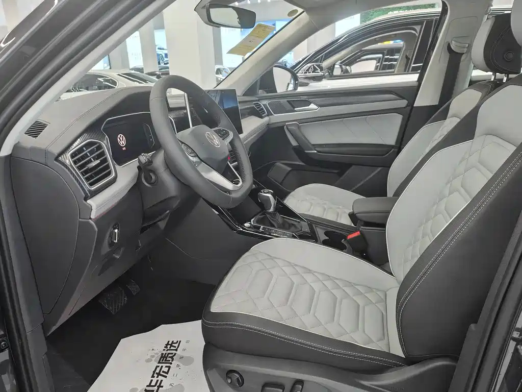 VOLKSWAGEN TAYRON 2024