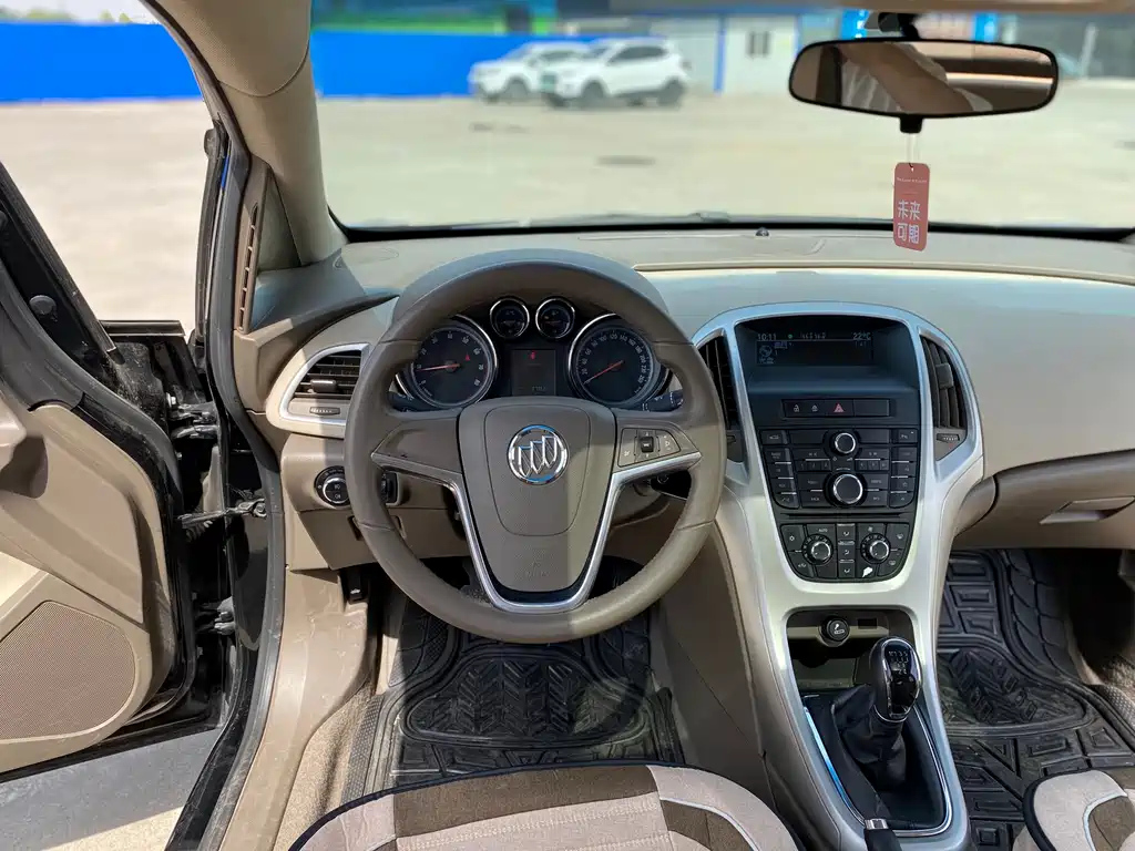 BUICK EXCELLE 2011