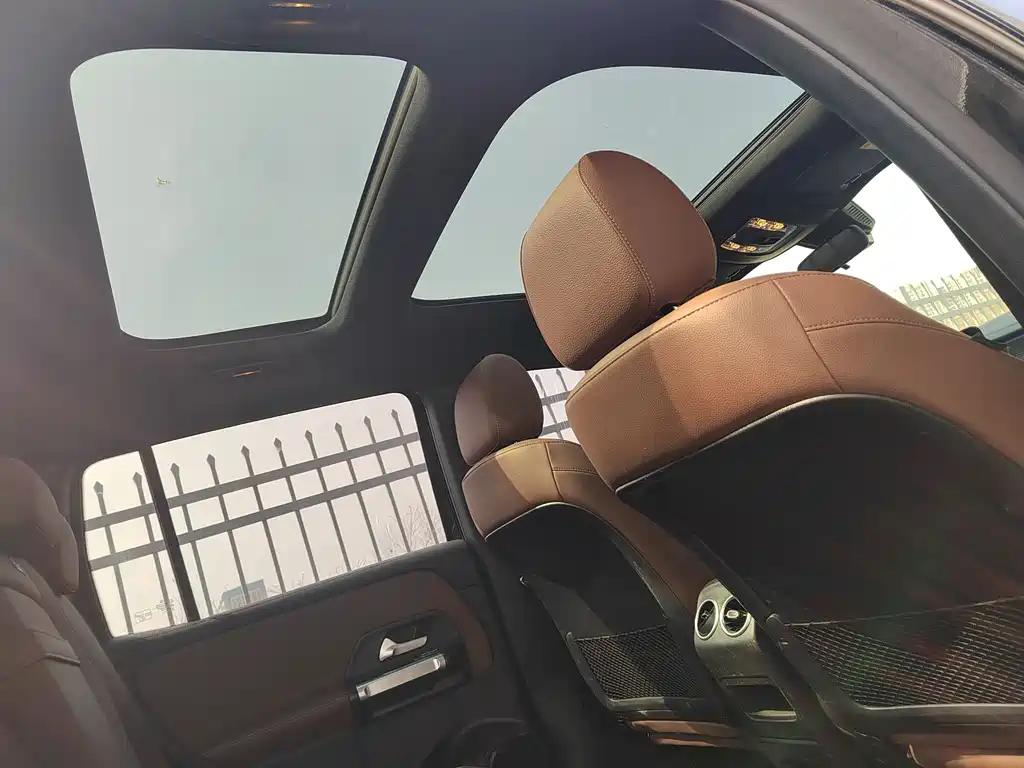 MERCEDES BENZ GLB 2023