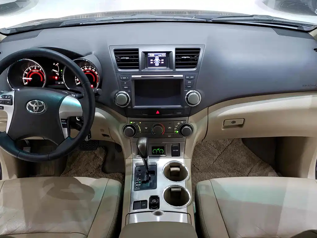 TOYOTA HIGHLANDER 2012