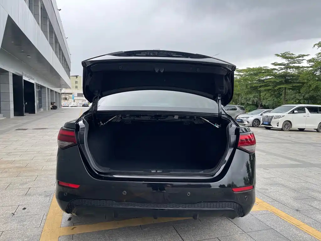 NISSAN SYLPHY 2021
