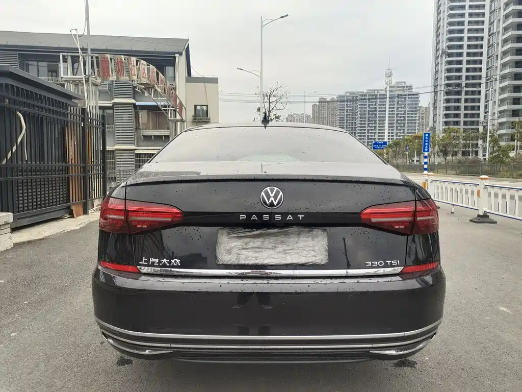 VOLKSWAGEN PASSAT 2021