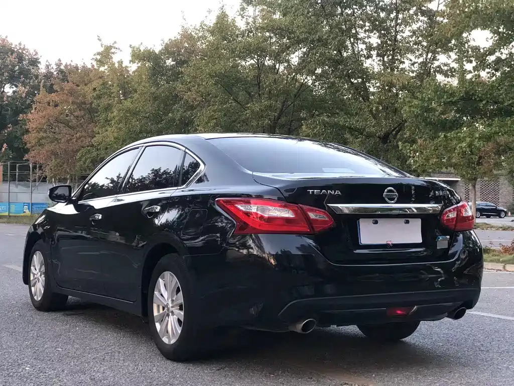 NISSAN TEANA 2018