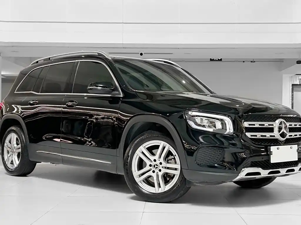 MERCEDES BENZ GLB 2023