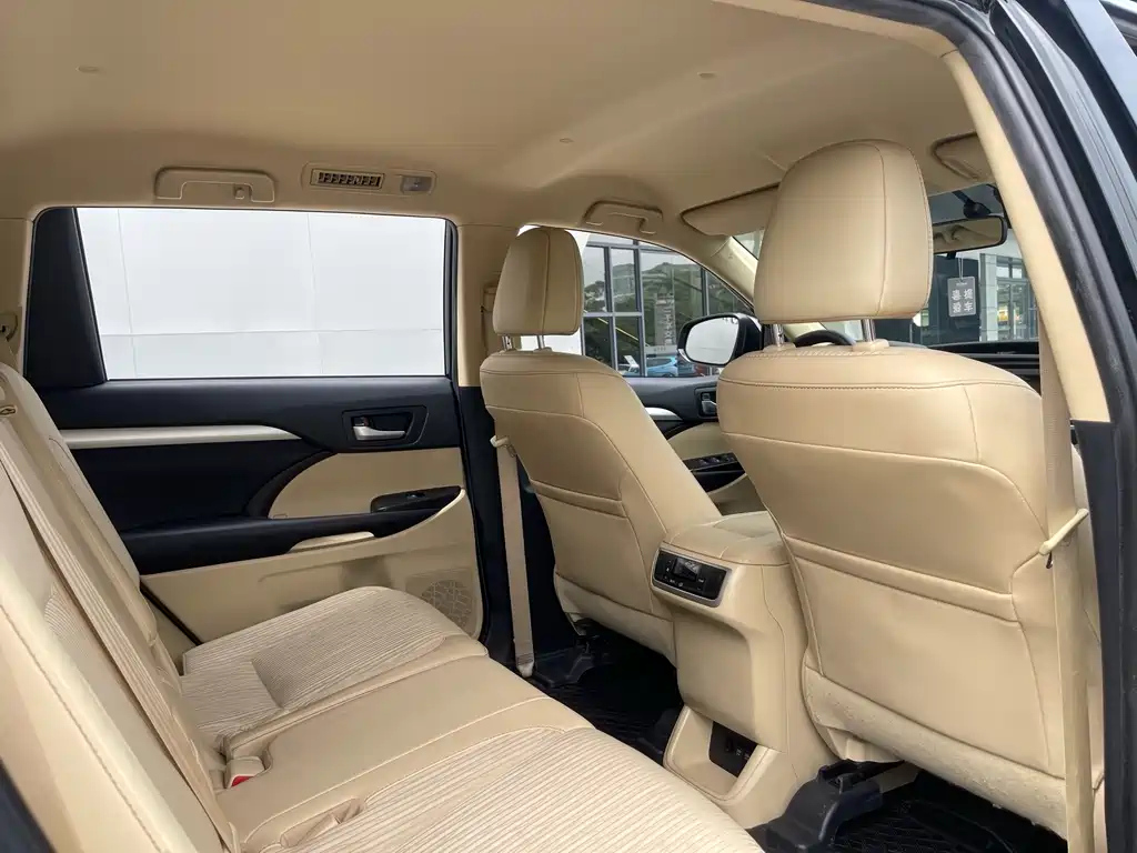 TOYOTA HIGHLANDER 2021