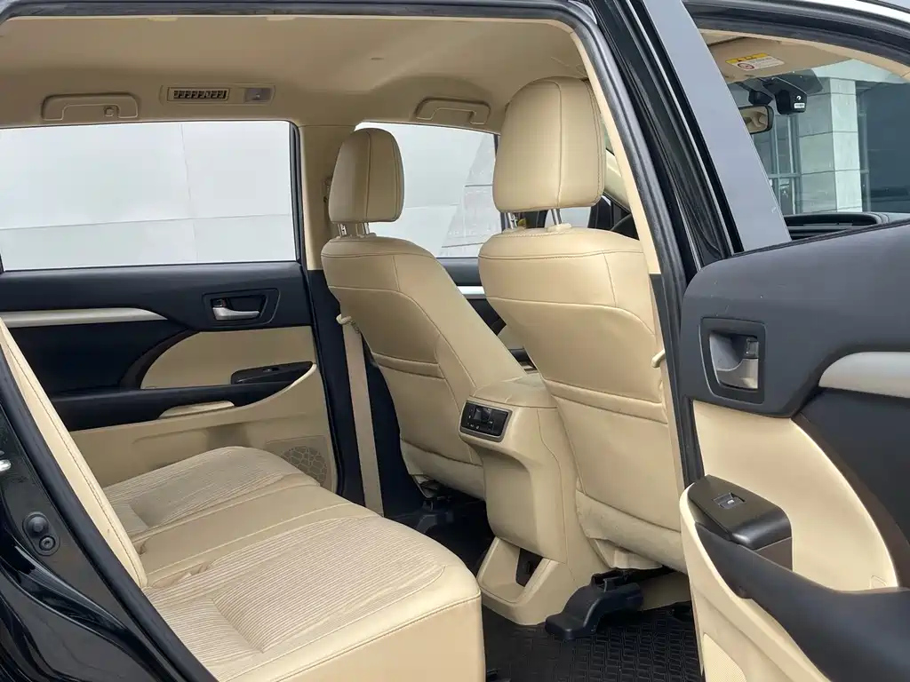 TOYOTA HIGHLANDER 2021