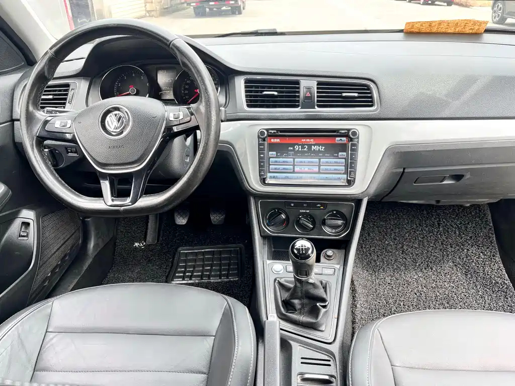 VOLKSWAGEN LAVIDA 2017