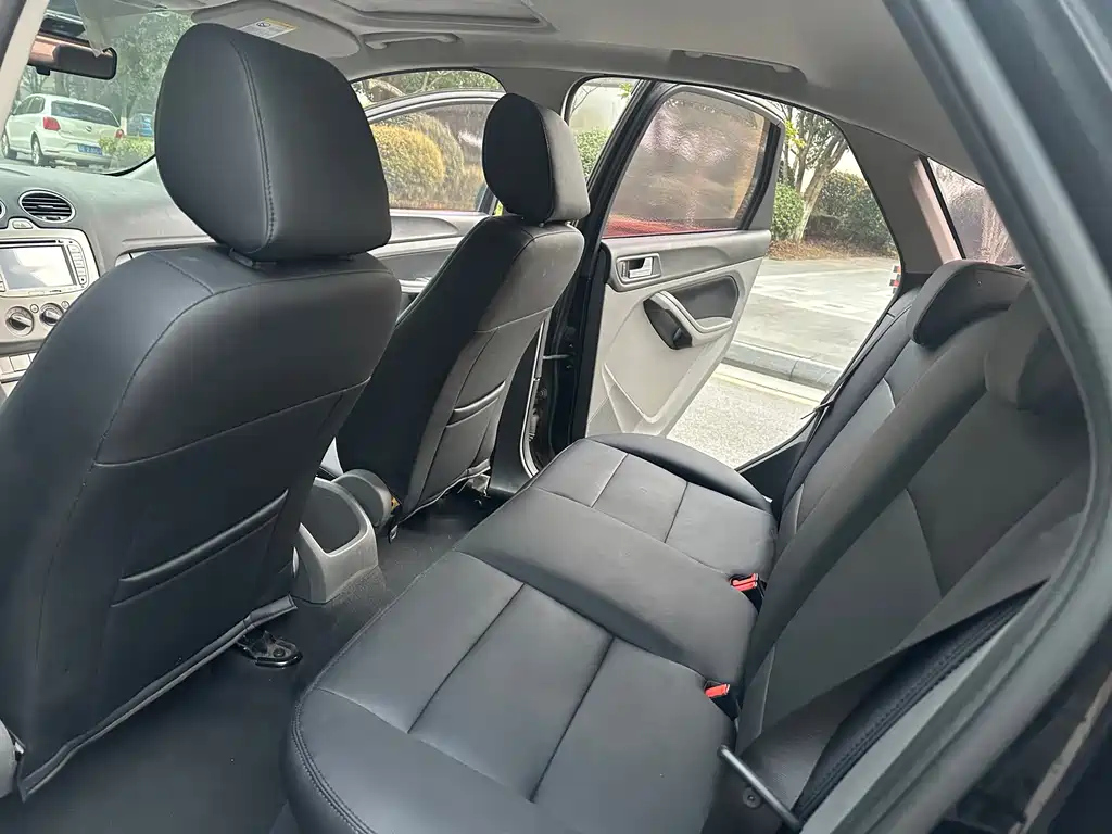 FORD FOCUS 2011