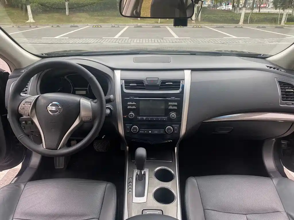 NISSAN TEANA 2016