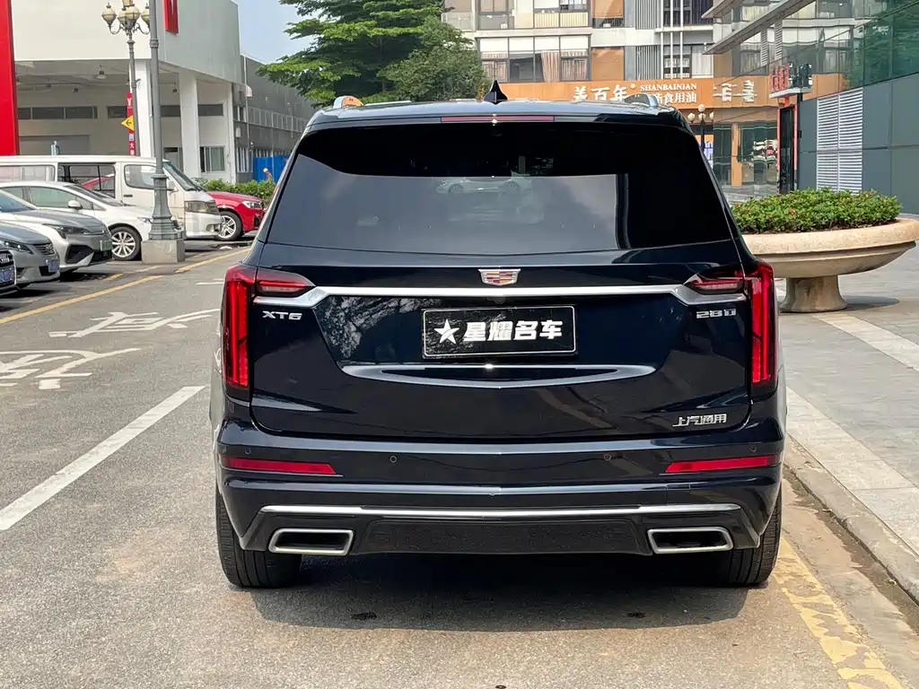 CADILLAC XT6 2021