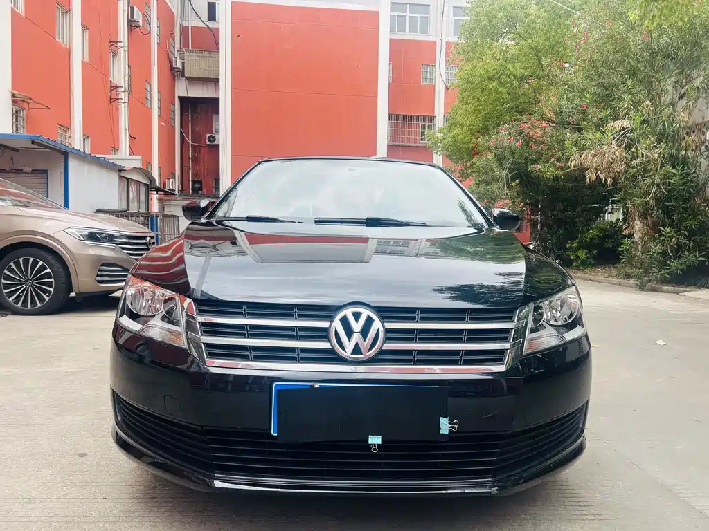 VOLKSWAGEN LAVIDA 2016