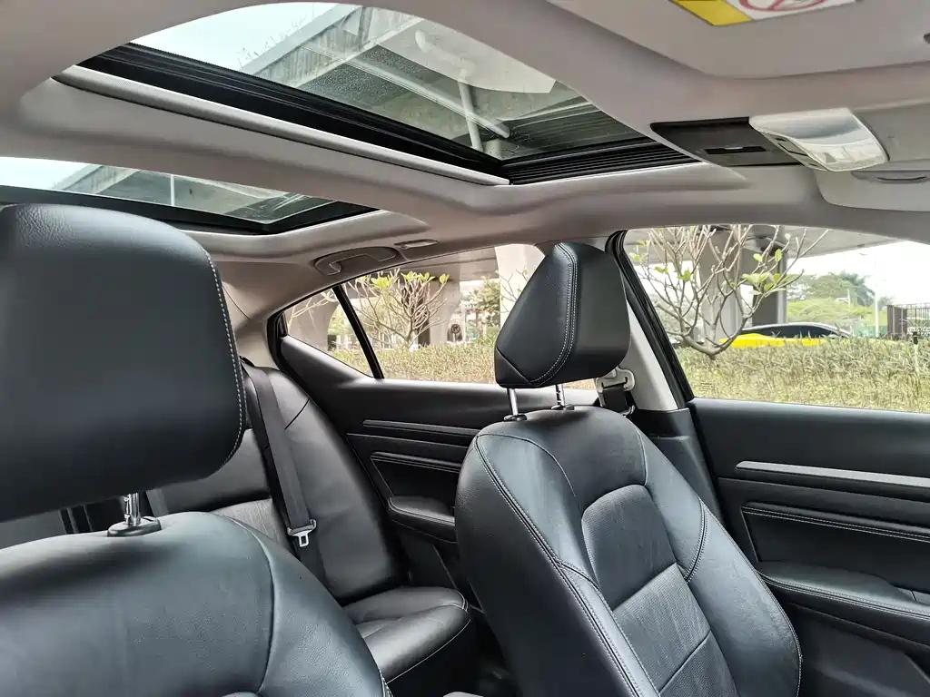 NISSAN TEANA 2019