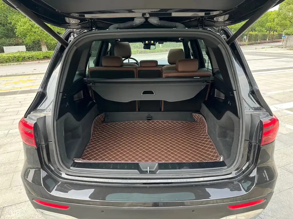 MERCEDES BENZ GLB 2024