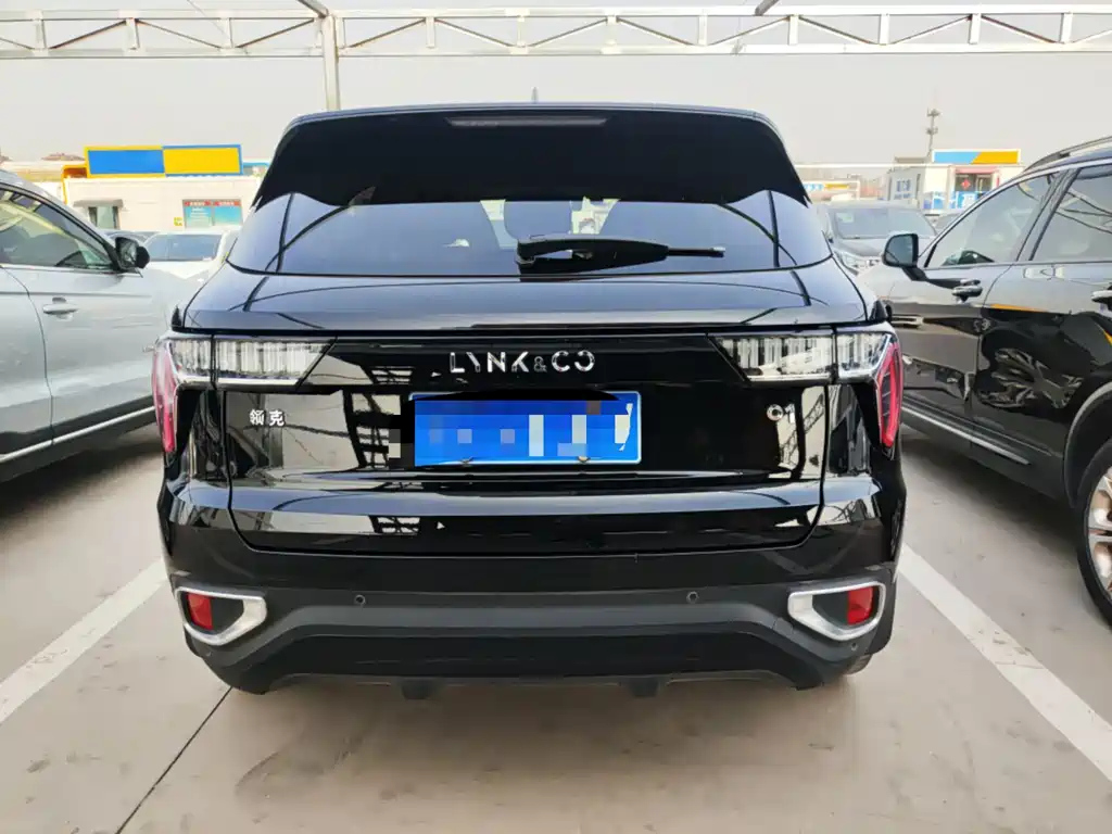 LYNK&CO 01 2017