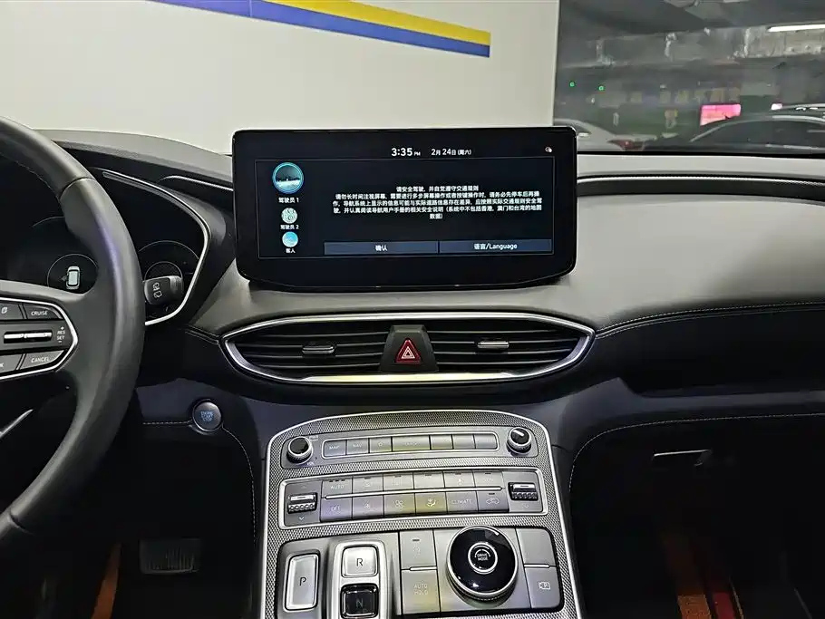 HYUNDAI SANTAFE 2024
