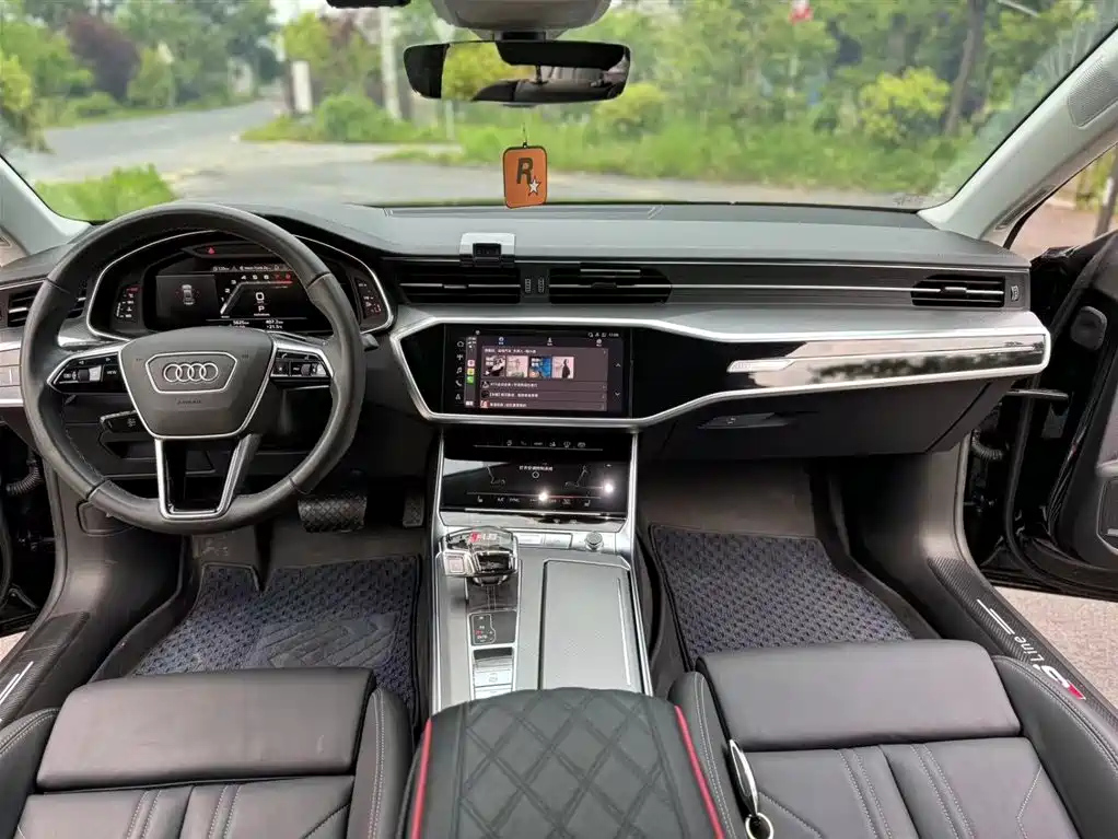AUDI A7 2024
