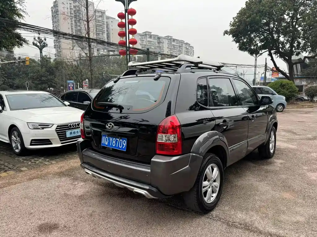 HYUNDAI TUCSON 2012