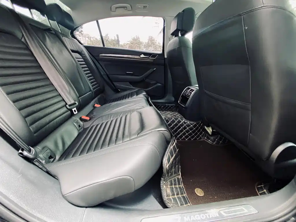 VOLKSWAGEN MAGOTAN 2020
