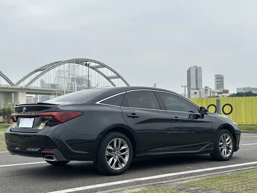 TOYOTA AVALON 2020