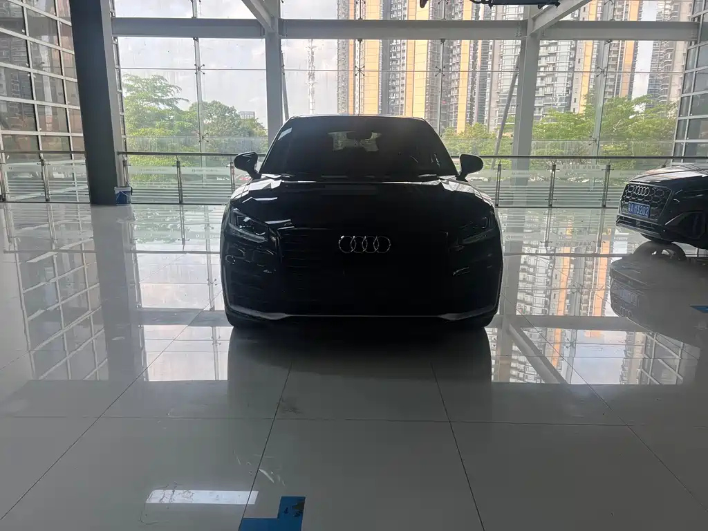 AUDI Q2L 2019