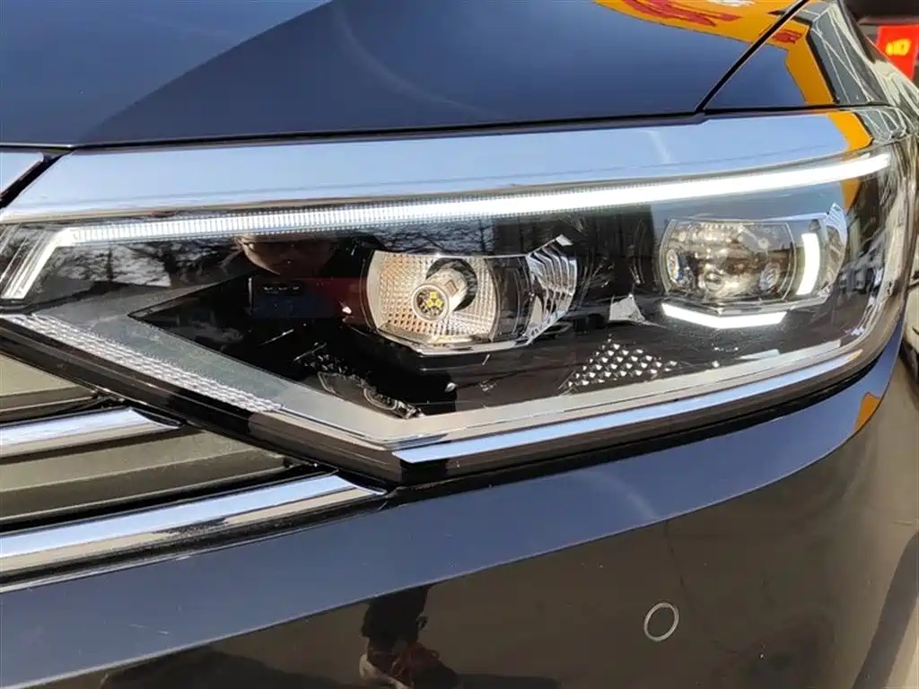 VOLKSWAGEN MAGOTAN 2023