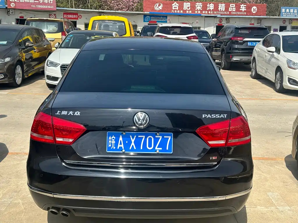 VOLKSWAGEN PASSAT 2013