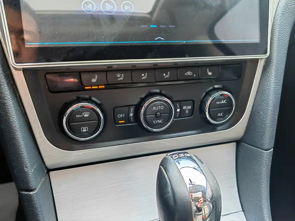 VOLKSWAGEN PASSAT 2016