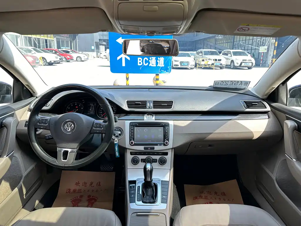 VOLKSWAGEN MAGOTAN 2014